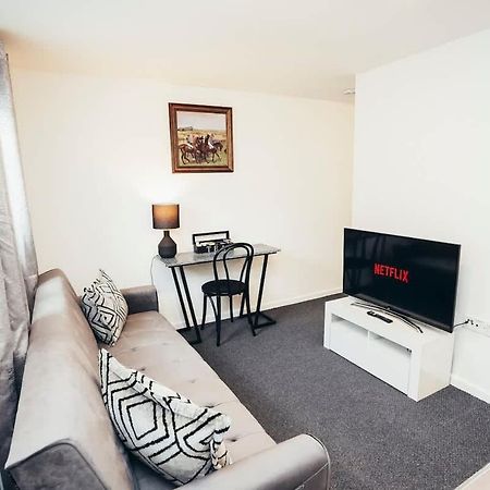 Snug 1Br Apt, Self Check In, Parking, By Derbnb Hilton  Exteriör bild