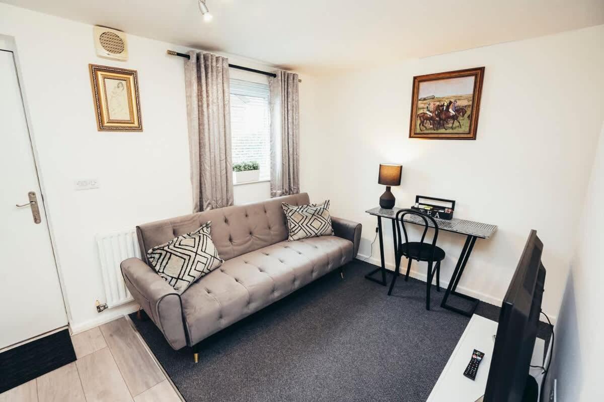 Snug 1Br Apt, Self Check In, Parking, By Derbnb Hilton  Exteriör bild